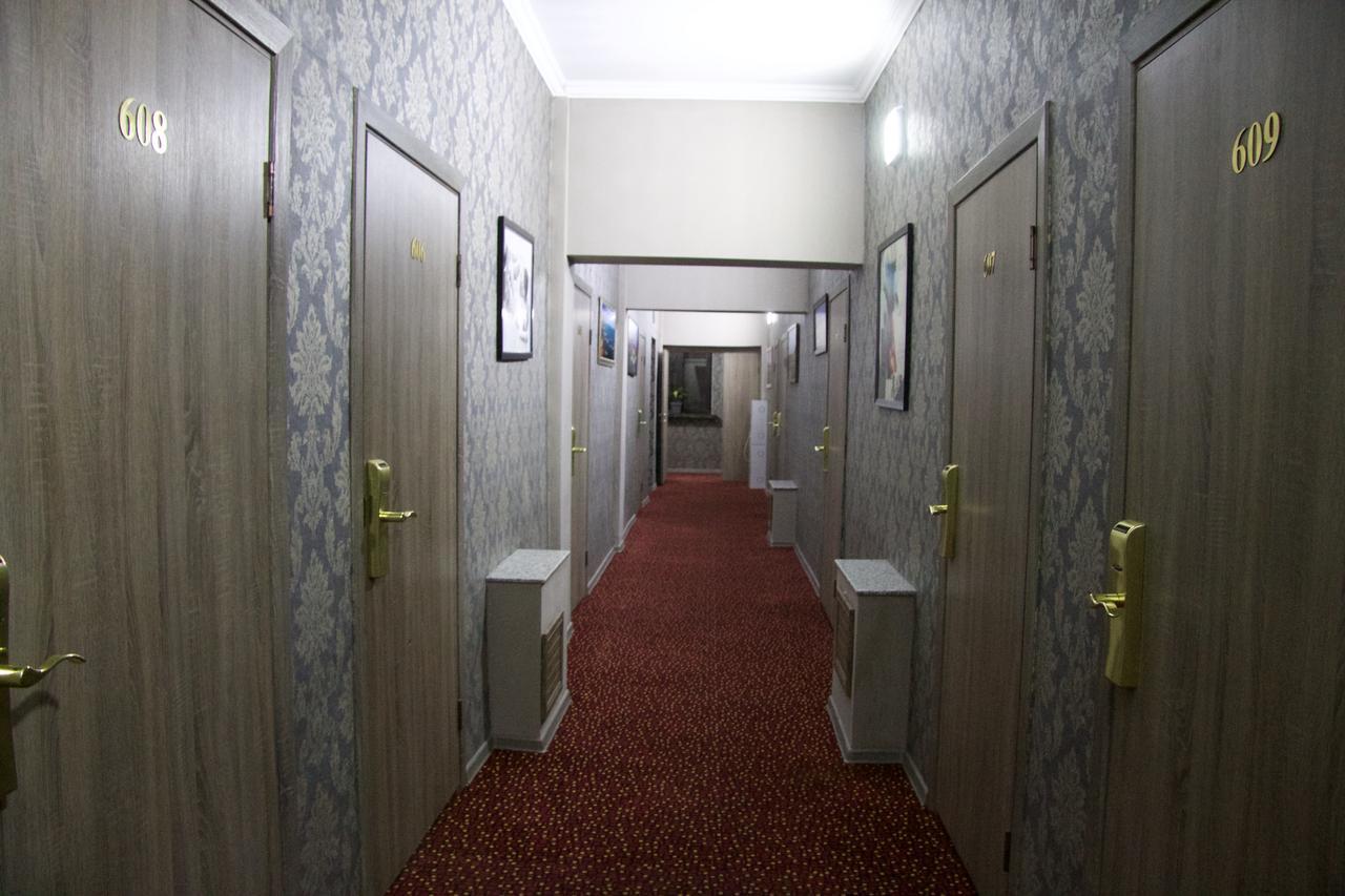 Deluxe Plaza Hotel Almaty Exterior photo